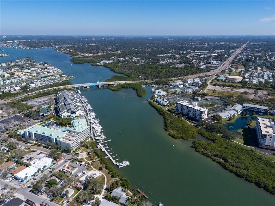 Active With Contract: $349,900 (2 beds, 2 baths, 1225 Square Feet)