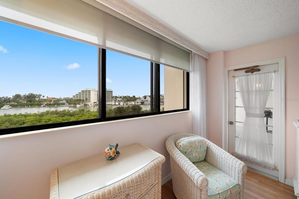 待售: $389,000 (2 贝兹, 2 浴室, 1225 平方英尺)