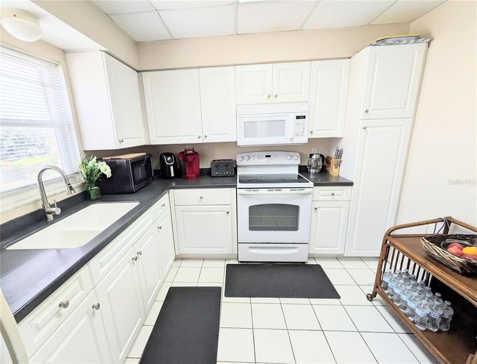 待售: $123,000 (2 贝兹, 2 浴室, 1186 平方英尺)