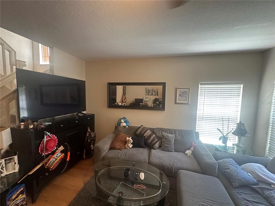 For Sale: $295,000 (2 beds, 2 baths, 1240 Square Feet)