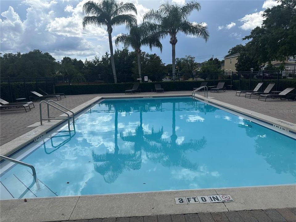 For Sale: $295,000 (2 beds, 2 baths, 1240 Square Feet)