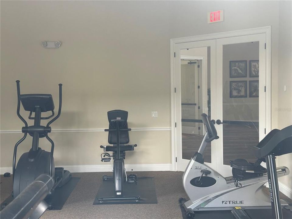 For Sale: $295,000 (2 beds, 2 baths, 1240 Square Feet)