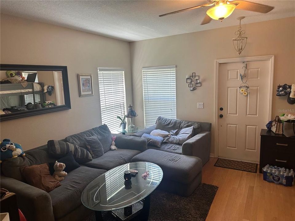 For Sale: $295,000 (2 beds, 2 baths, 1240 Square Feet)