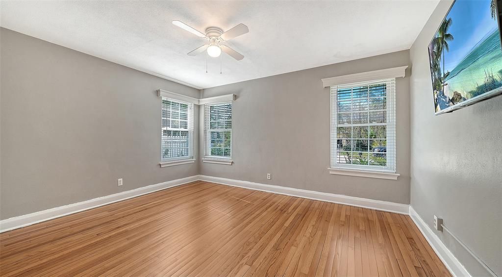 For Sale: $528,000 (4 beds, 3 baths, 1552 Square Feet)