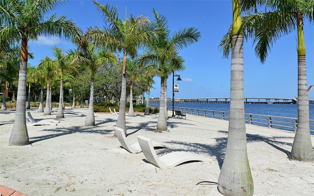 For Sale: $528,000 (4 beds, 3 baths, 1552 Square Feet)