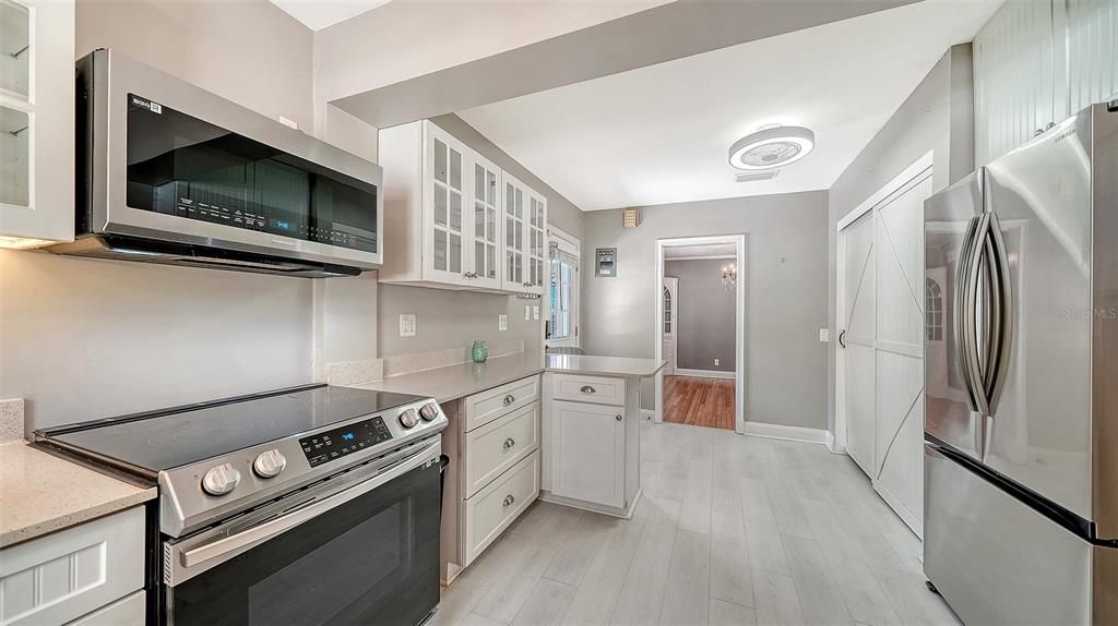 For Sale: $528,000 (4 beds, 3 baths, 1552 Square Feet)