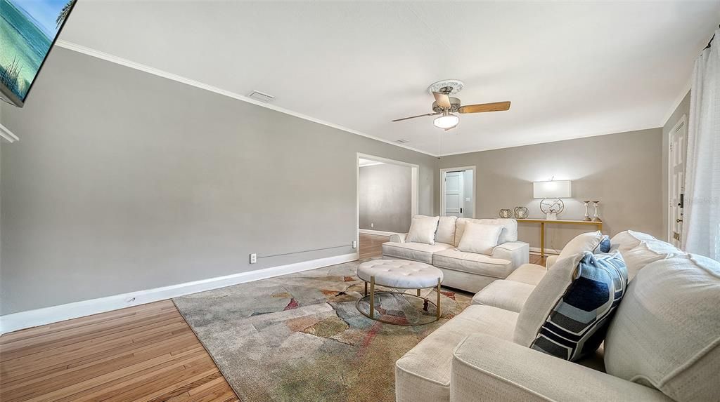 For Sale: $528,000 (4 beds, 3 baths, 1552 Square Feet)