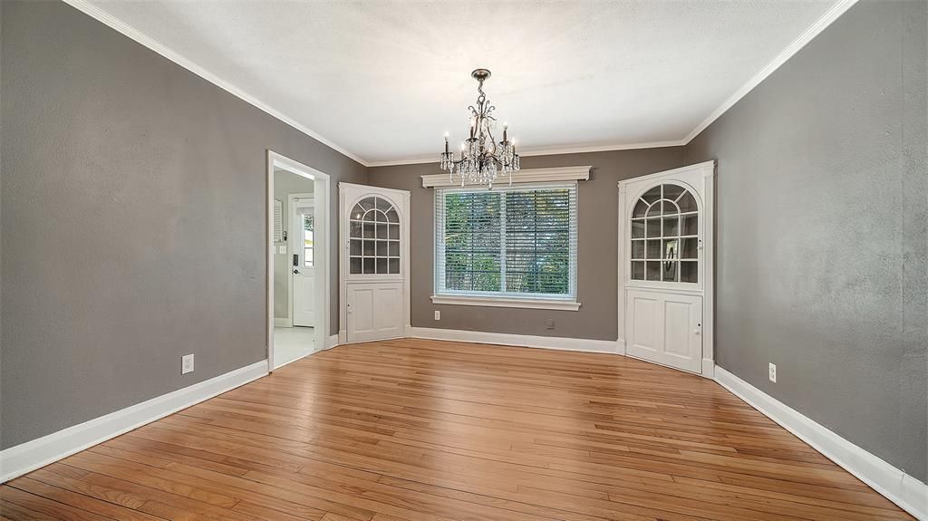 For Sale: $528,000 (4 beds, 3 baths, 1552 Square Feet)