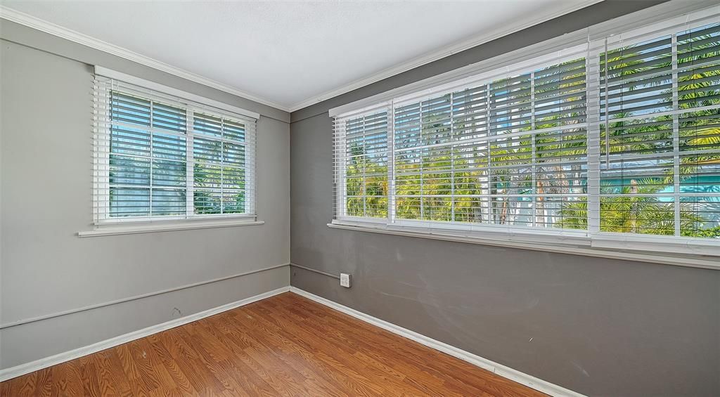 For Sale: $528,000 (4 beds, 3 baths, 1552 Square Feet)