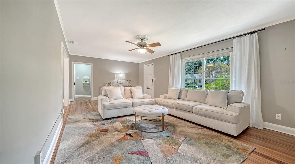 For Sale: $528,000 (4 beds, 3 baths, 1552 Square Feet)