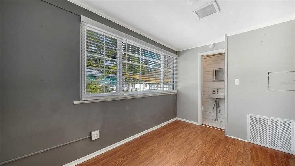 For Sale: $528,000 (4 beds, 3 baths, 1552 Square Feet)