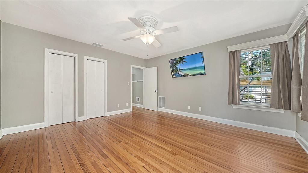 For Sale: $528,000 (4 beds, 3 baths, 1552 Square Feet)