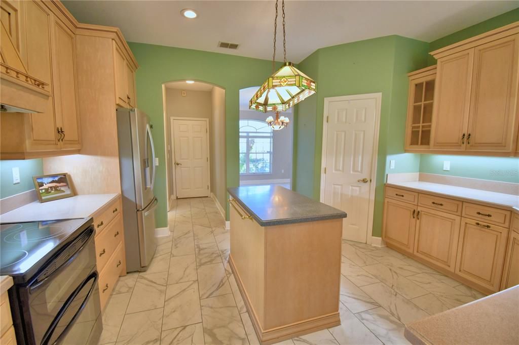 For Sale: $425,000 (3 beds, 2 baths, 2263 Square Feet)