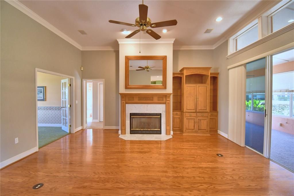 For Sale: $425,000 (3 beds, 2 baths, 2263 Square Feet)