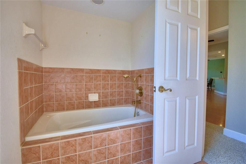 For Sale: $425,000 (3 beds, 2 baths, 2263 Square Feet)