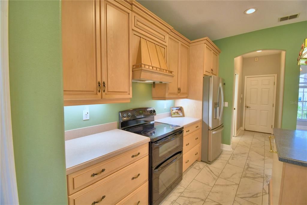 For Sale: $425,000 (3 beds, 2 baths, 2263 Square Feet)