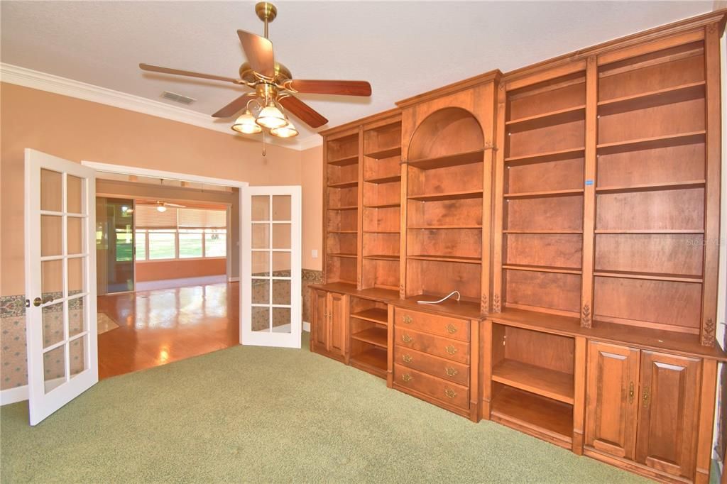 For Sale: $425,000 (3 beds, 2 baths, 2263 Square Feet)