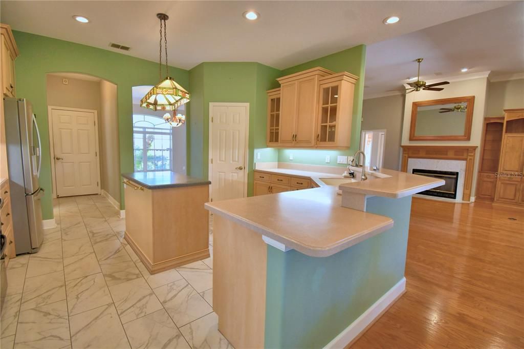 For Sale: $425,000 (3 beds, 2 baths, 2263 Square Feet)