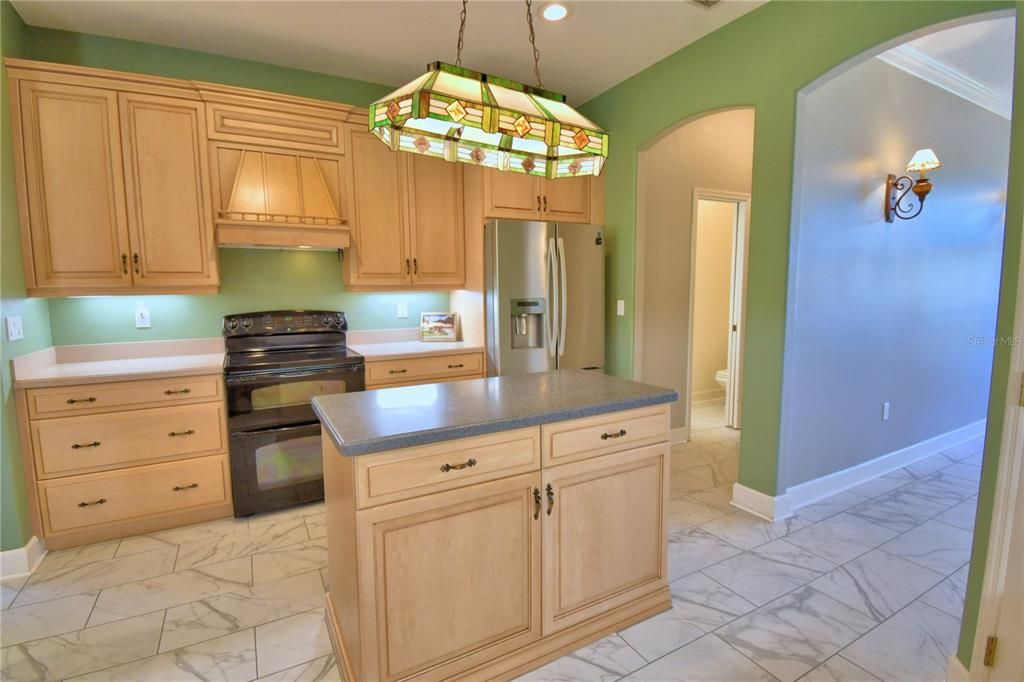 For Sale: $425,000 (3 beds, 2 baths, 2263 Square Feet)