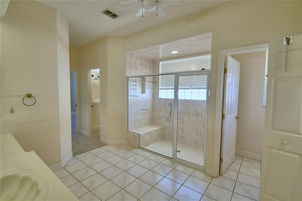 For Sale: $425,000 (3 beds, 2 baths, 2263 Square Feet)