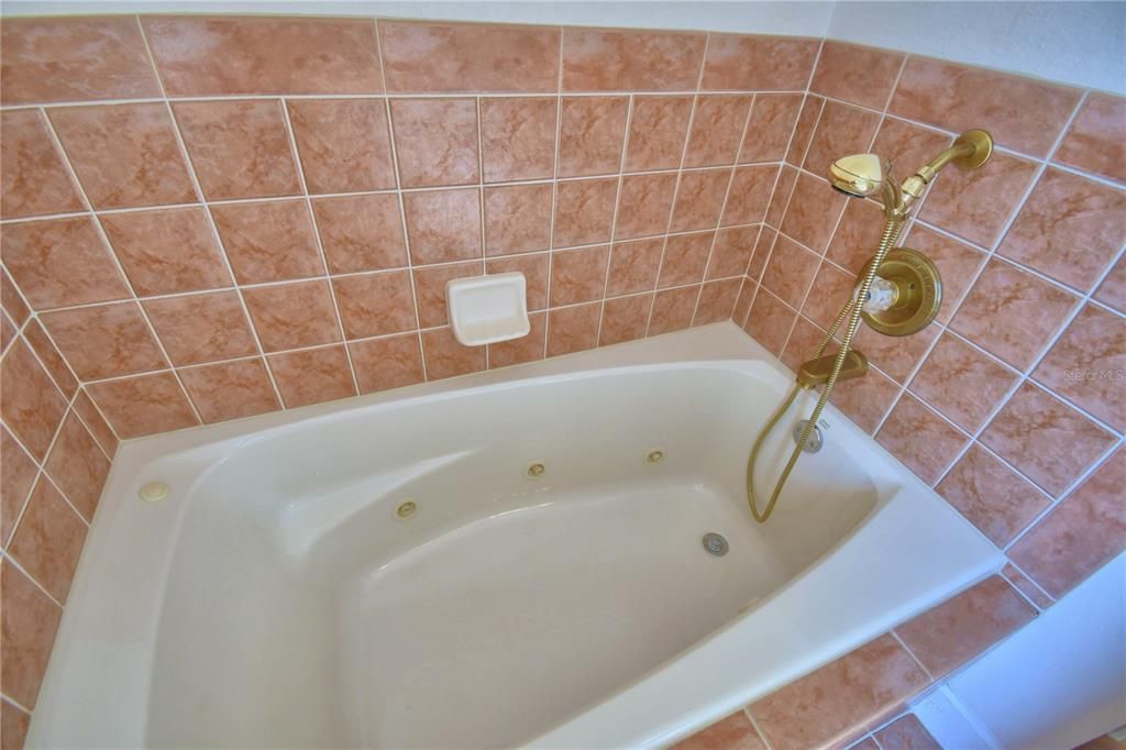 For Sale: $425,000 (3 beds, 2 baths, 2263 Square Feet)