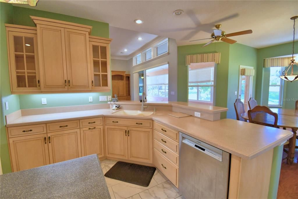 For Sale: $425,000 (3 beds, 2 baths, 2263 Square Feet)