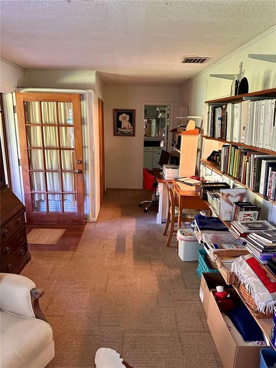 合同活跃: $299,000 (3 贝兹, 2 浴室, 1627 平方英尺)