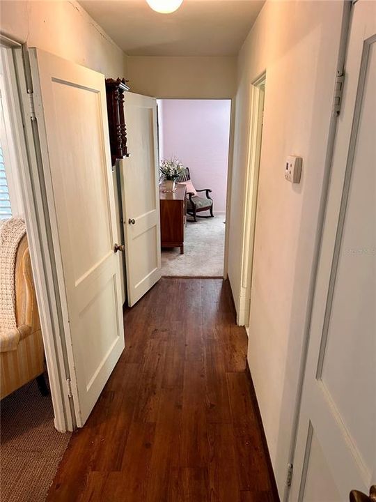 合同活跃: $299,000 (3 贝兹, 2 浴室, 1627 平方英尺)