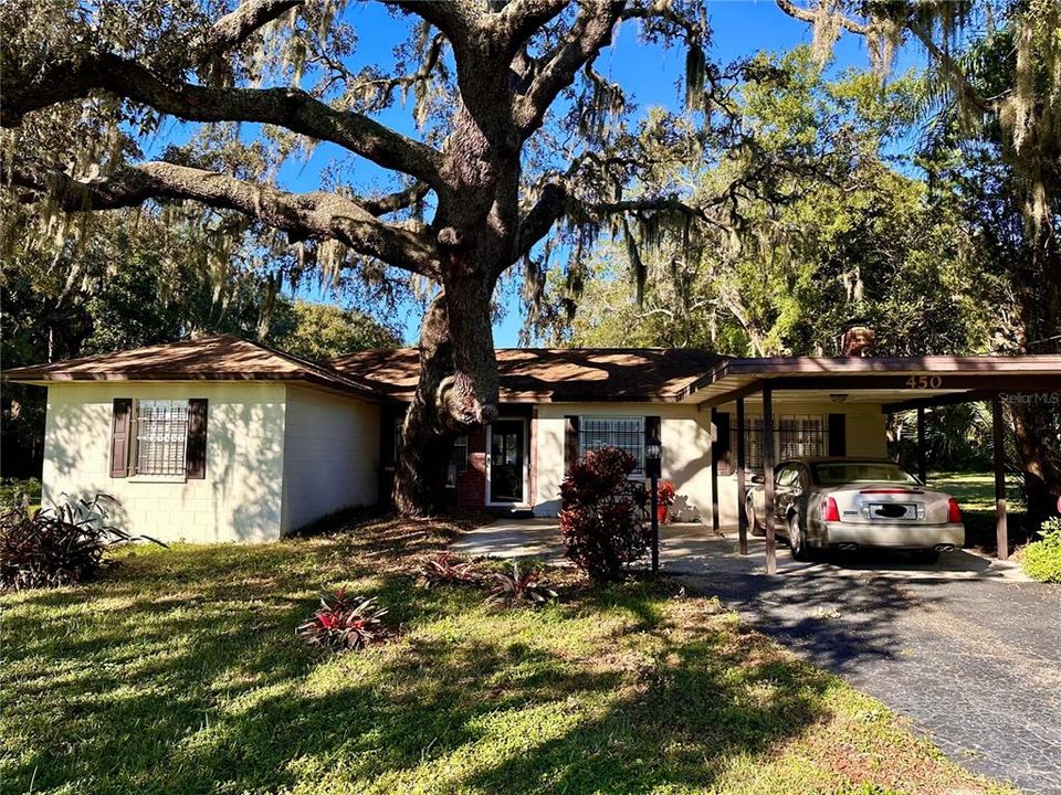 合同活跃: $299,000 (3 贝兹, 2 浴室, 1627 平方英尺)