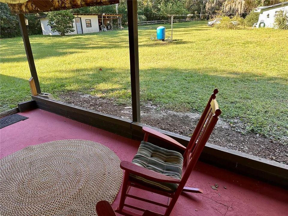 合同活跃: $299,000 (3 贝兹, 2 浴室, 1627 平方英尺)