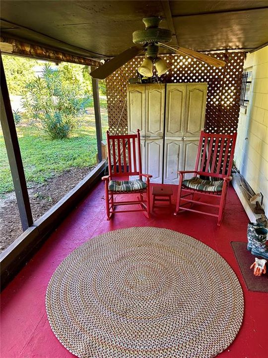 合同活跃: $299,000 (3 贝兹, 2 浴室, 1627 平方英尺)