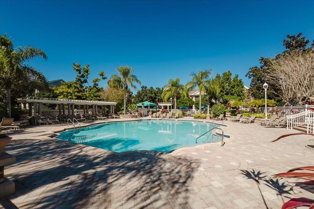 На продажу: $245,000 (2 спален, 2 ванн, 1107 Квадратных фут)