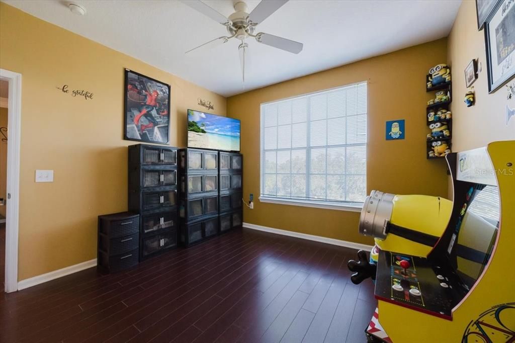 На продажу: $245,000 (2 спален, 2 ванн, 1107 Квадратных фут)