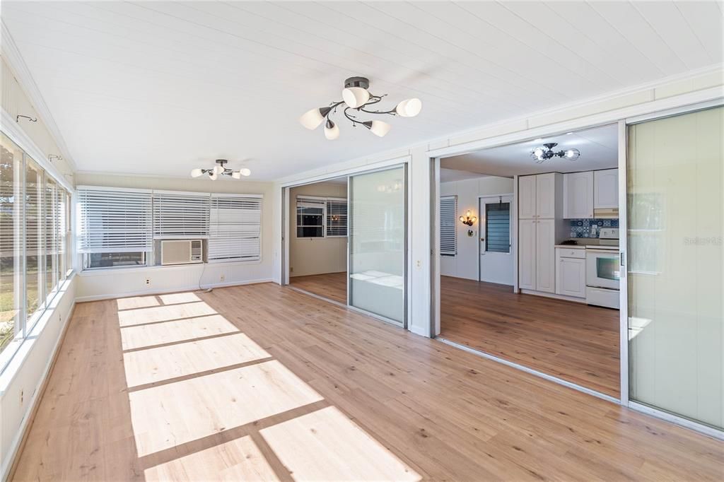 В аренду: $1,695 (2 спален, 2 ванн, 528 Квадратных фут)