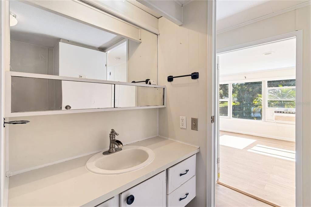 В аренду: $1,695 (2 спален, 2 ванн, 528 Квадратных фут)