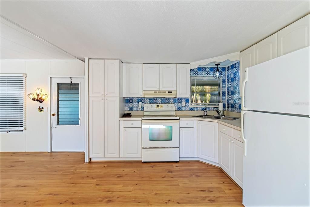 В аренду: $1,695 (2 спален, 2 ванн, 528 Квадратных фут)