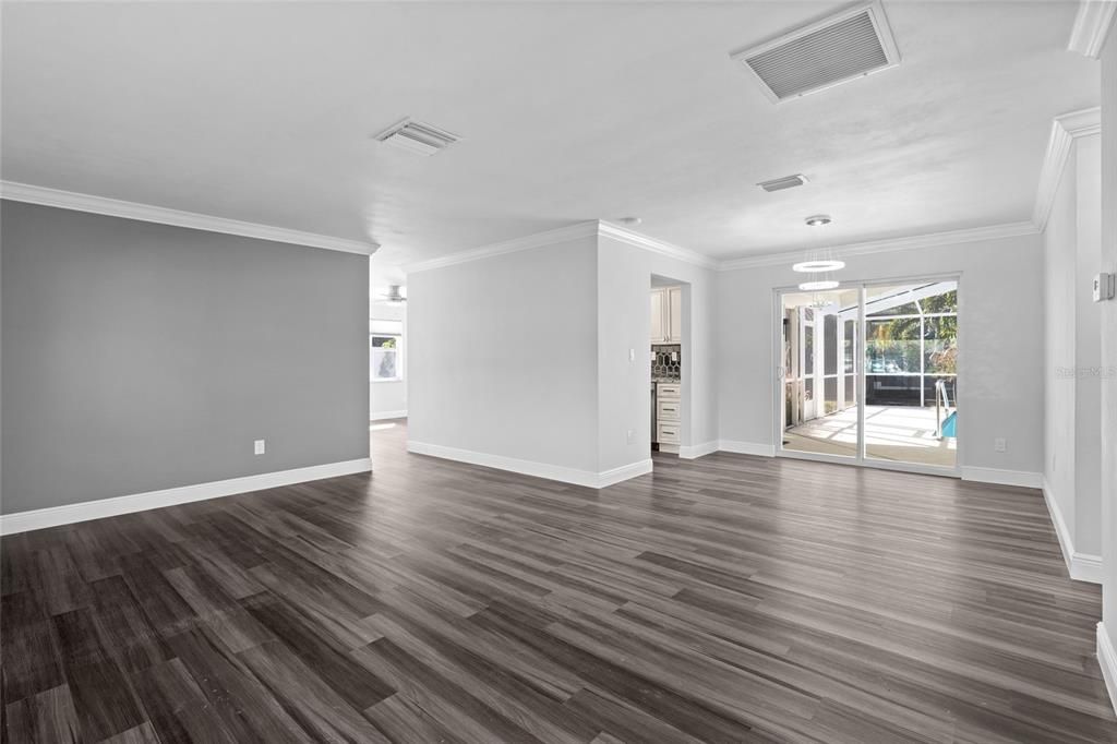 Active With Contract: $524,900 (2 beds, 2 baths, 1251 Square Feet)