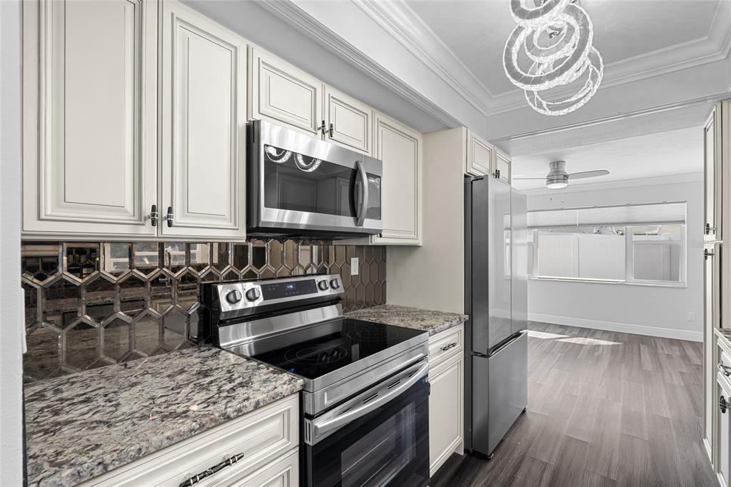 Active With Contract: $524,900 (2 beds, 2 baths, 1251 Square Feet)