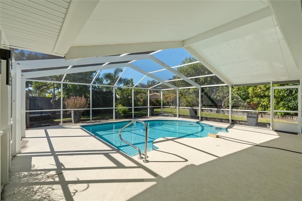 Active With Contract: $524,900 (2 beds, 2 baths, 1251 Square Feet)