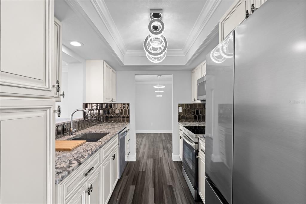 Active With Contract: $524,900 (2 beds, 2 baths, 1251 Square Feet)