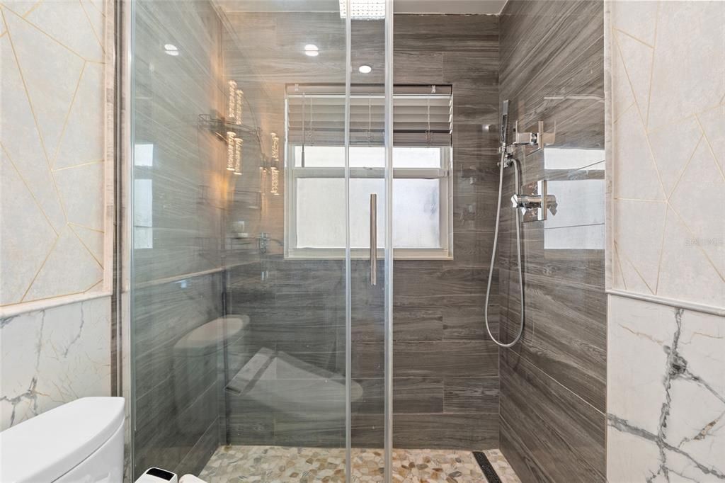 Active With Contract: $524,900 (2 beds, 2 baths, 1251 Square Feet)