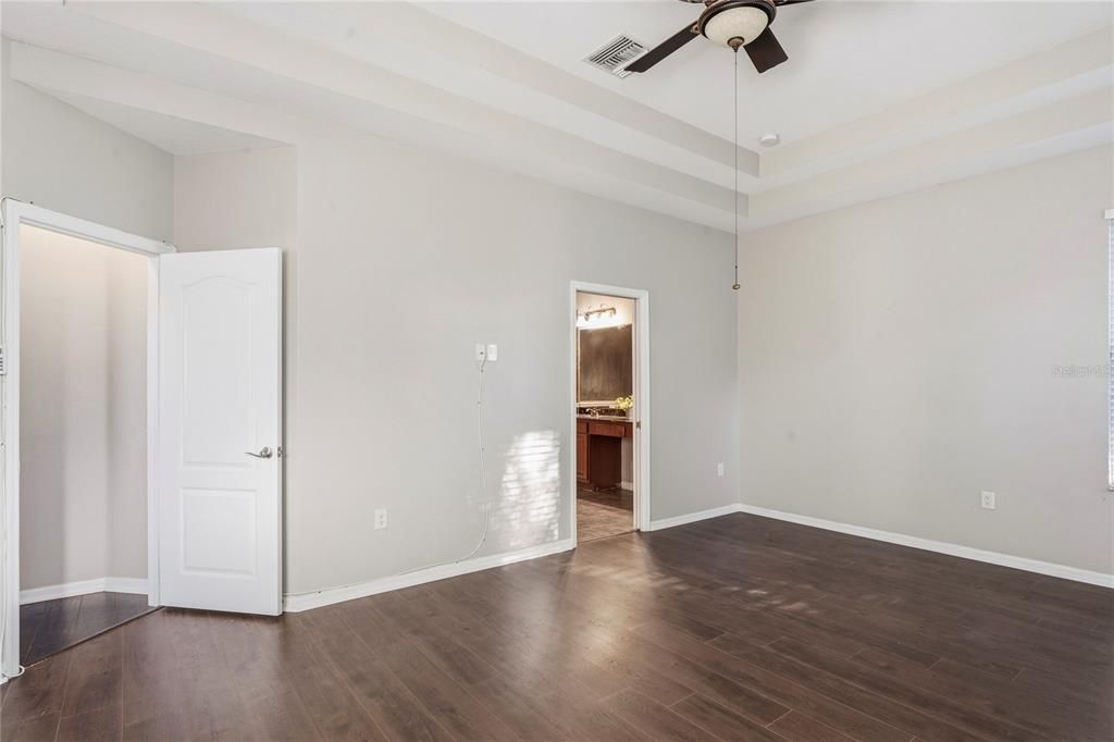 En Venta: $410,000 (3 camas, 2 baños, 2596 Pies cuadrados)