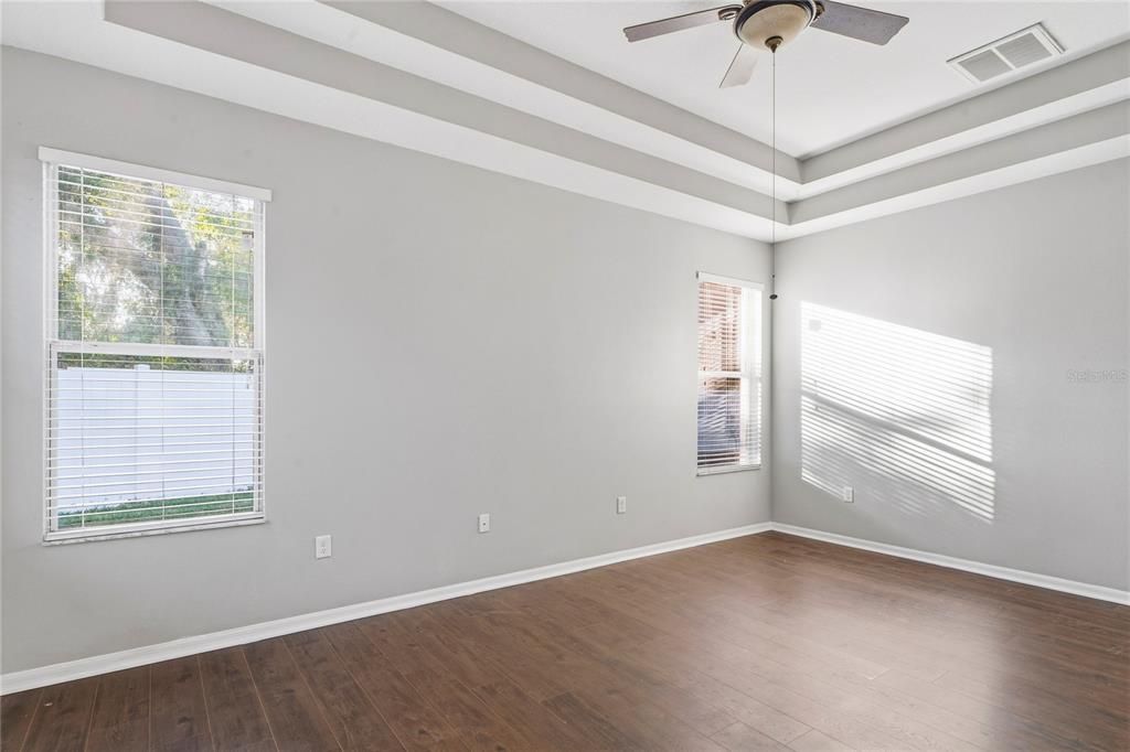 En Venta: $410,000 (3 camas, 2 baños, 2596 Pies cuadrados)