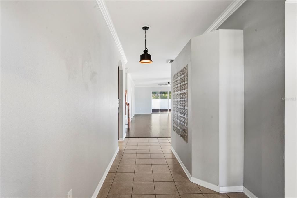 En Venta: $410,000 (3 camas, 2 baños, 2596 Pies cuadrados)