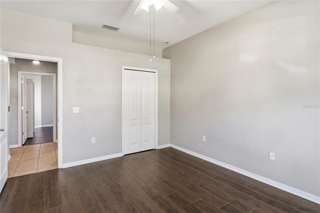 En Venta: $410,000 (3 camas, 2 baños, 2596 Pies cuadrados)