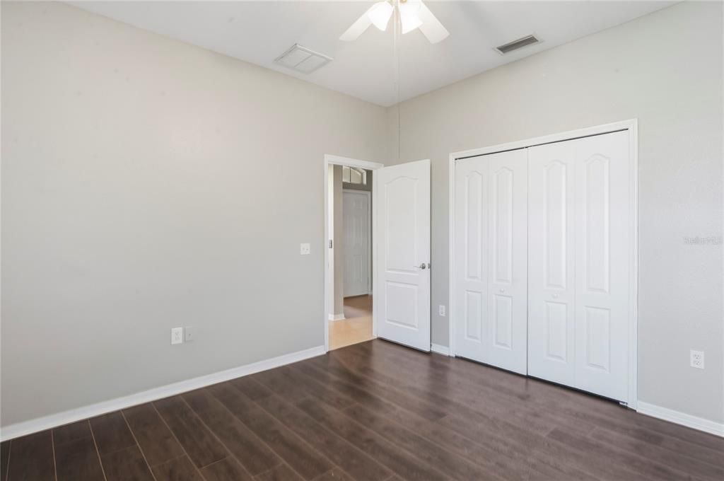 En Venta: $410,000 (3 camas, 2 baños, 2596 Pies cuadrados)