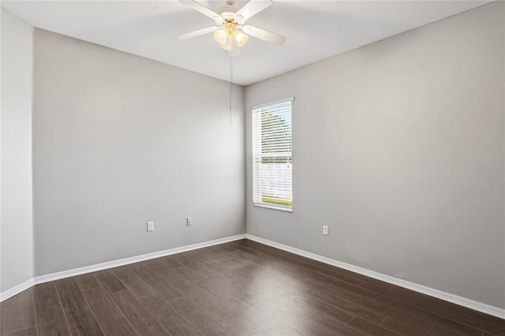 En Venta: $410,000 (3 camas, 2 baños, 2596 Pies cuadrados)