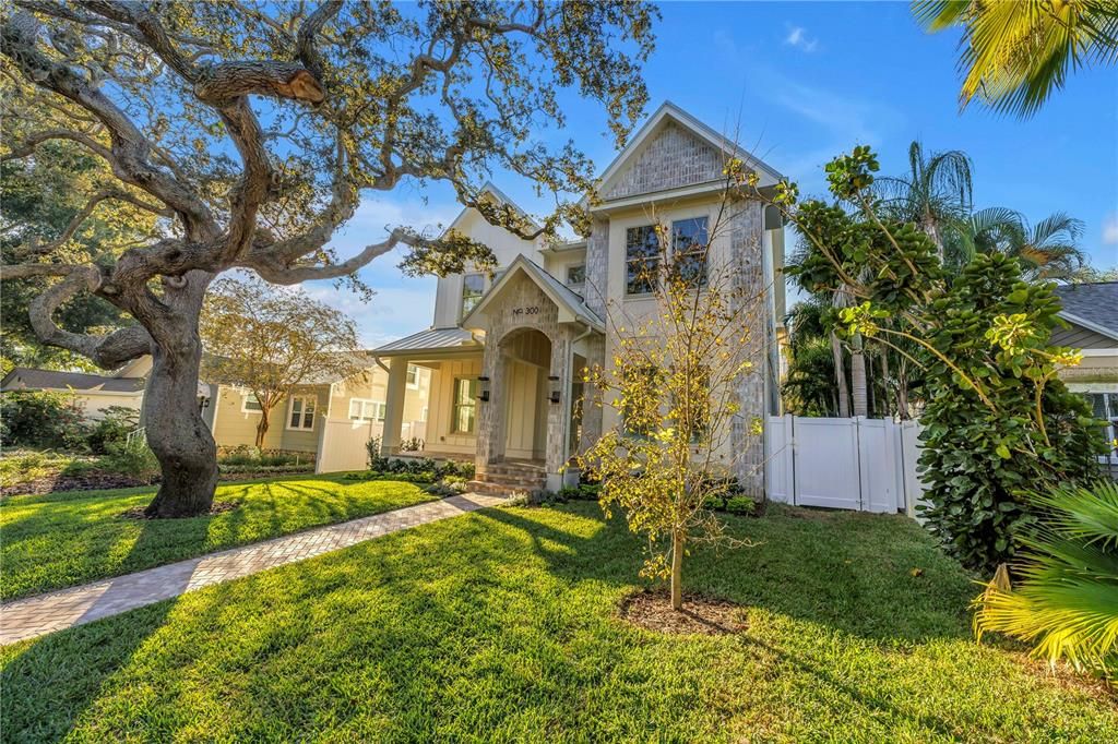 Activo con contrato: $2,295,000 (5 camas, 4 baños, 3368 Pies cuadrados)