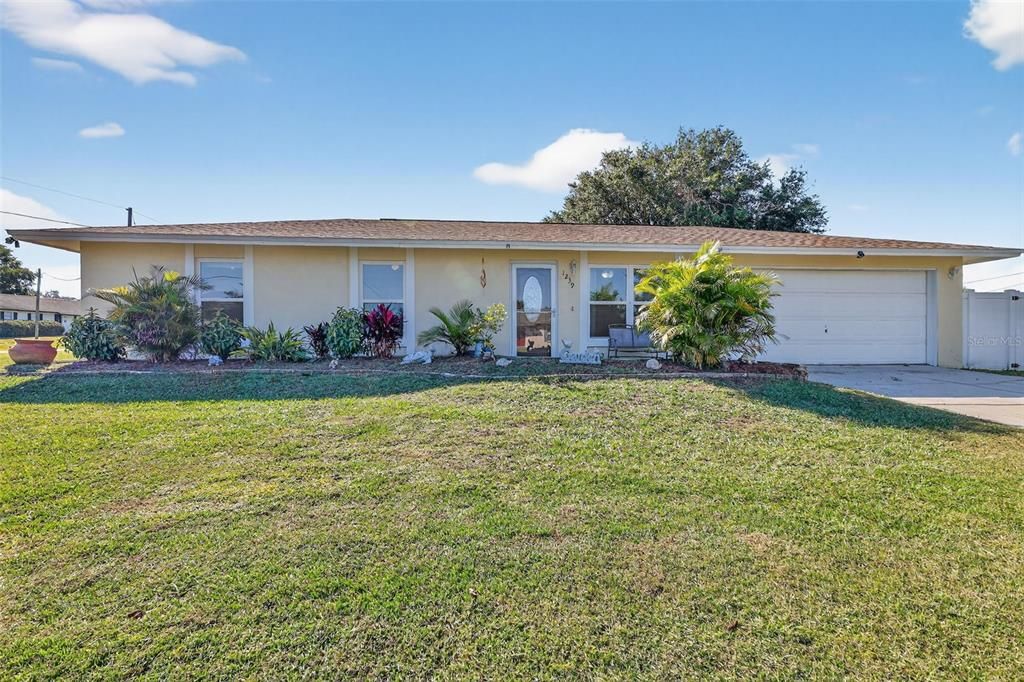 For Sale: $265,000 (3 beds, 2 baths, 1000 Square Feet)