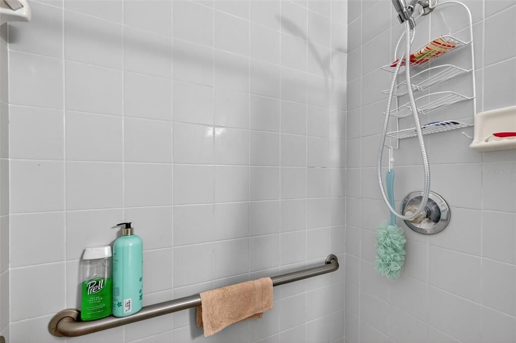 For Sale: $265,000 (3 beds, 2 baths, 1000 Square Feet)